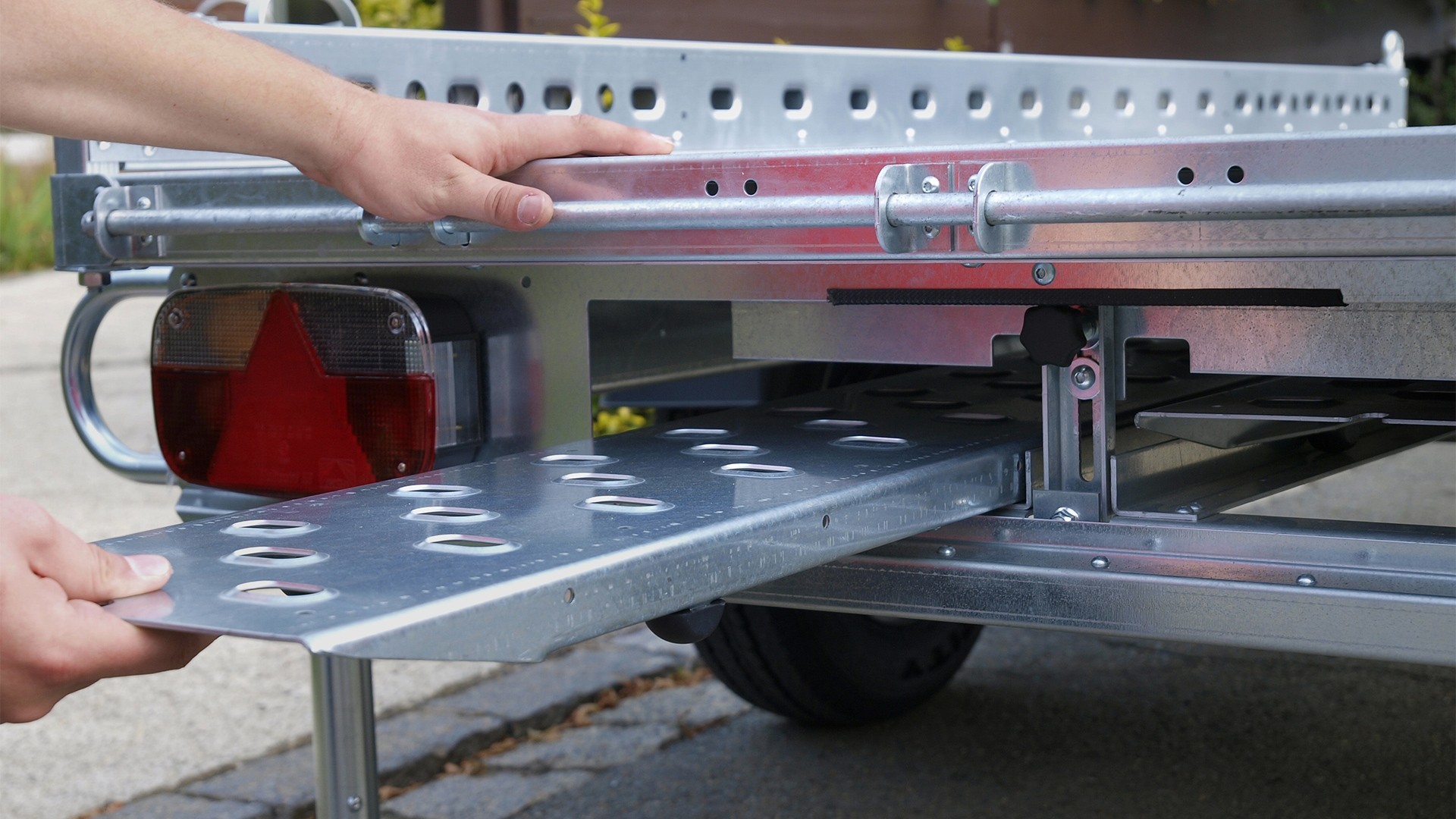 Quad - Auffahrrampen inklusive Gleitschiene (Scharniere Ø12mm), für Plattformbreite 128 cm