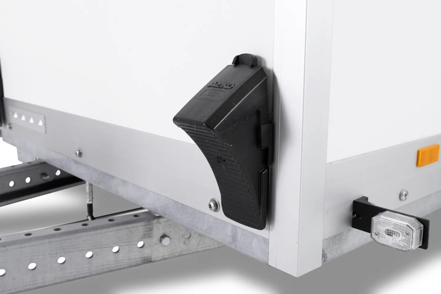 STEMA P-Box mit montiertem Unterlegkeil