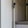 Sperrbalken vertikal mit Gummifuß für Kofferanhänger P-Box und S-Box 173 bis 210 cm